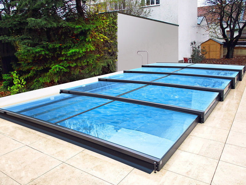 pool-uberdachung-mit-niedriger-linie-ter