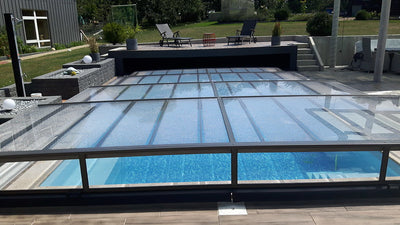 vorderansicht-der-pool-uberdachung-terra